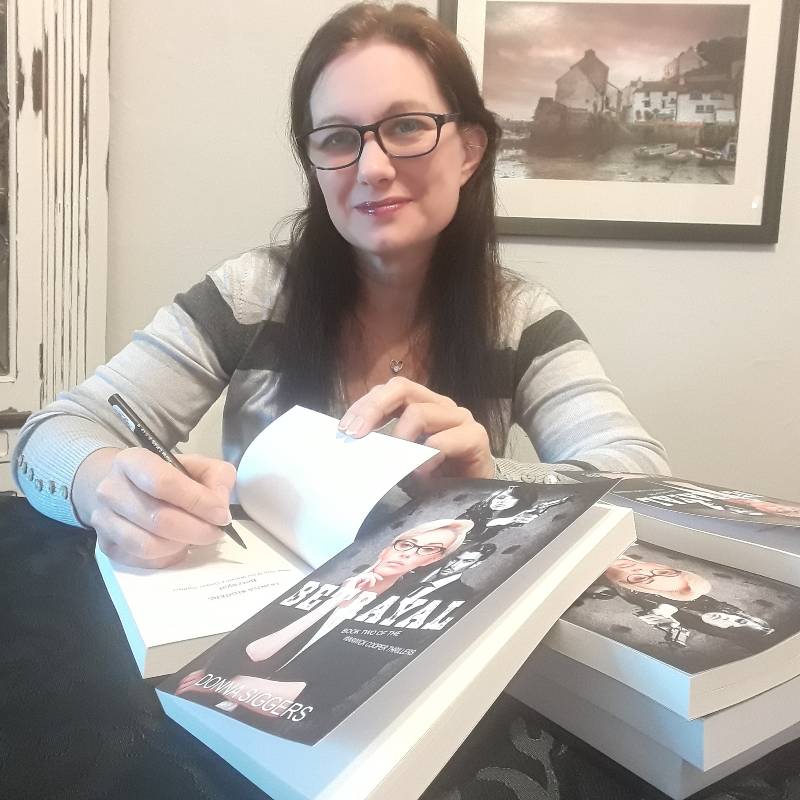 donna signing her book