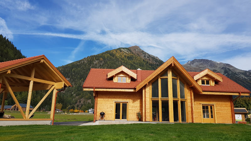 Houghton Haus sits in a beautiful Alpine setting