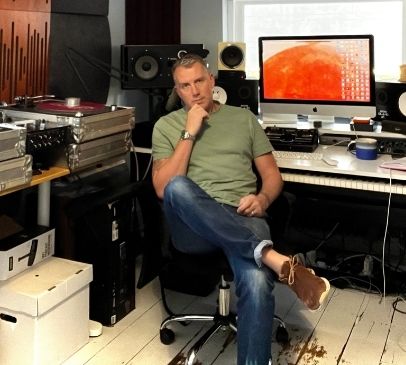 Artist marks fifth anniversary of brain injury with new music supporting Headway Main Image